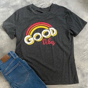 SOLD ❤️GOOD VIBES Tee!
